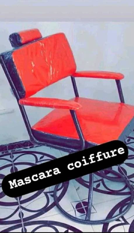 CHAISE LOCAL HMD SIMPLE NOIR ET ROUGE